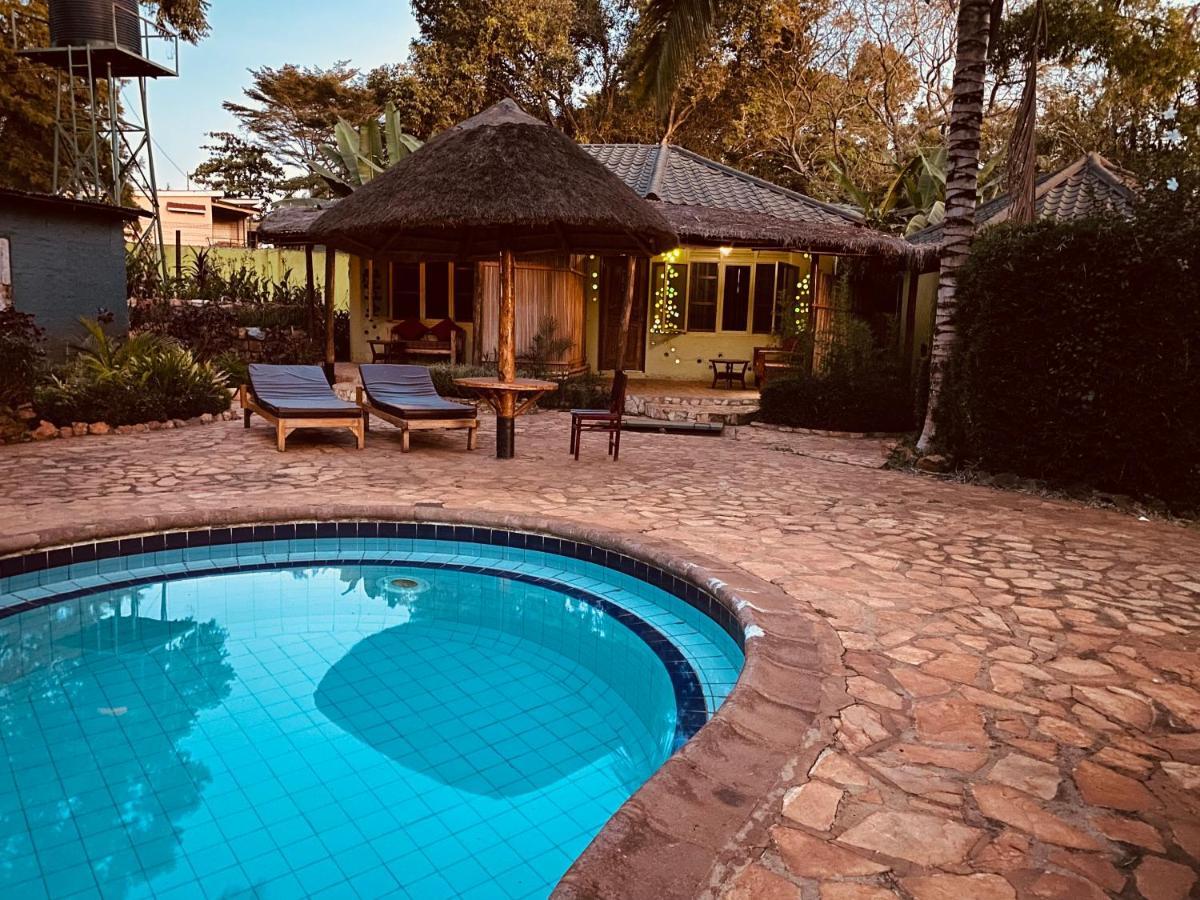 Afro Smile Hotel And Guest House-جينجا المظهر الخارجي الصورة