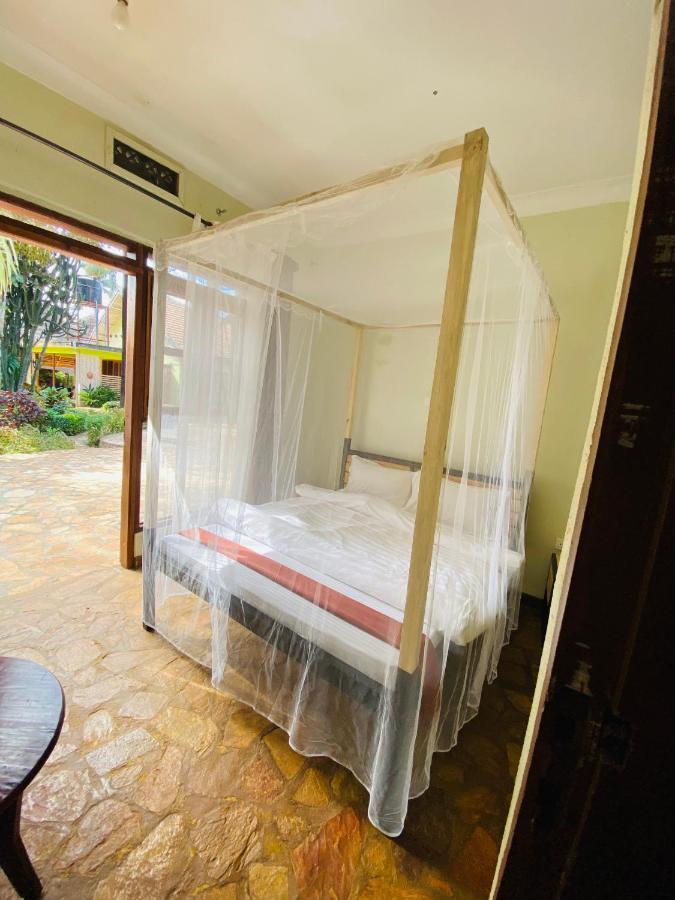 Afro Smile Hotel And Guest House-جينجا المظهر الخارجي الصورة