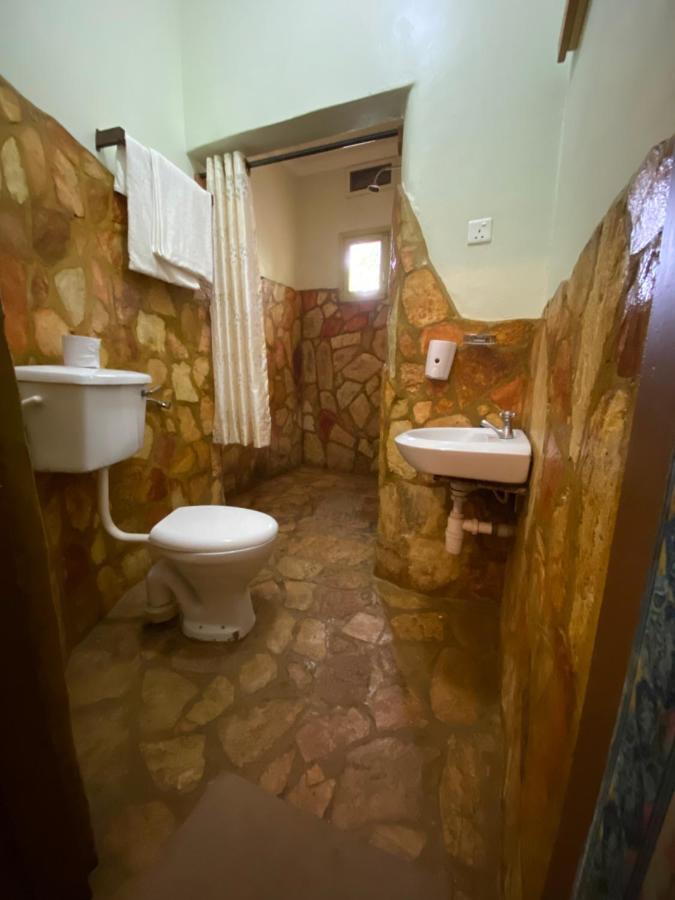 Afro Smile Hotel And Guest House-جينجا المظهر الخارجي الصورة