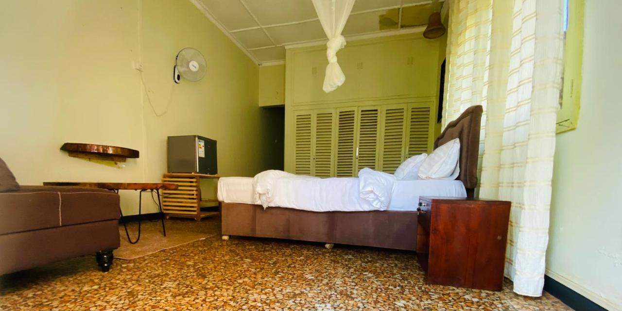 Afro Smile Hotel And Guest House-جينجا المظهر الخارجي الصورة