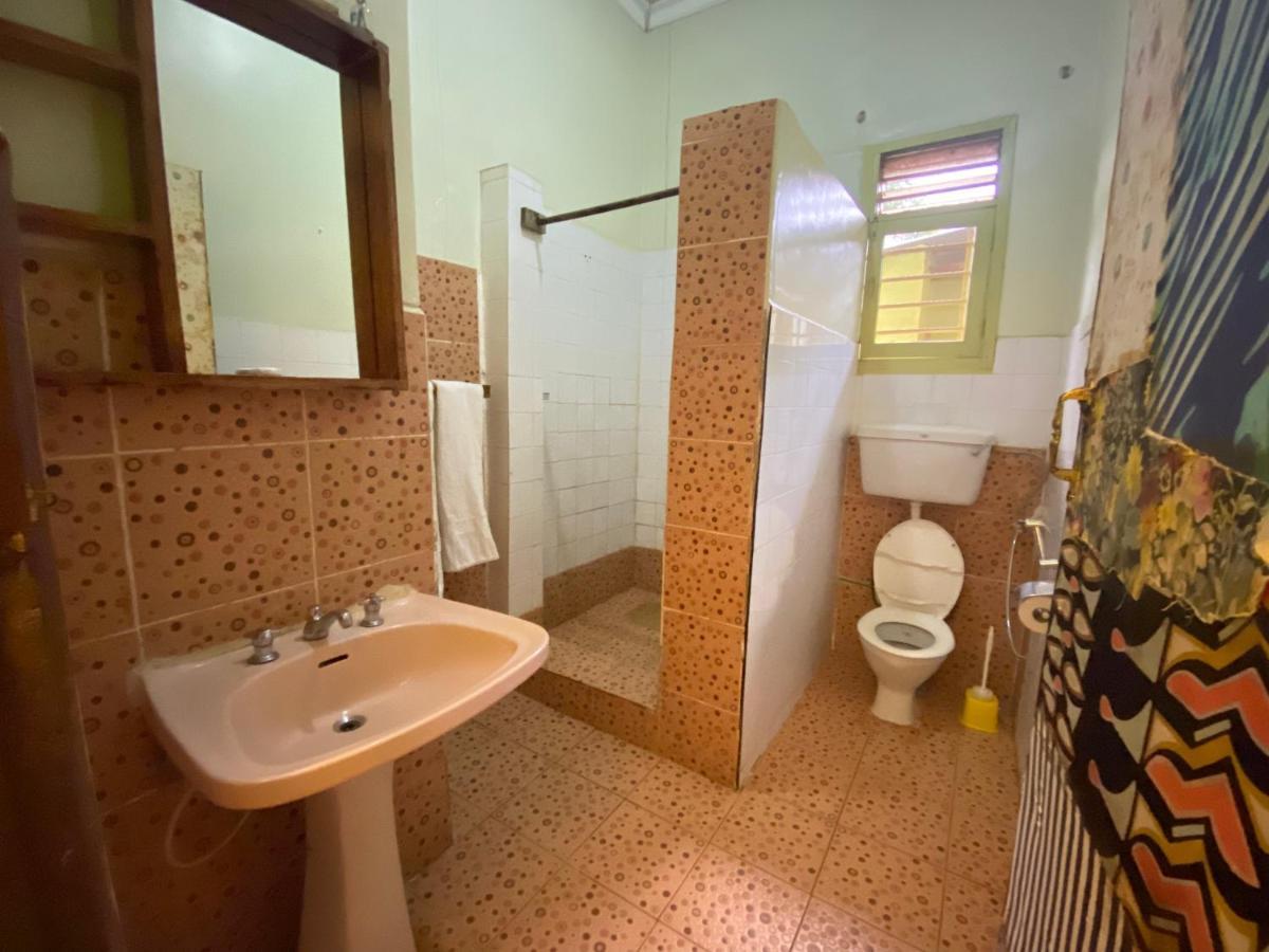 Afro Smile Hotel And Guest House-جينجا المظهر الخارجي الصورة