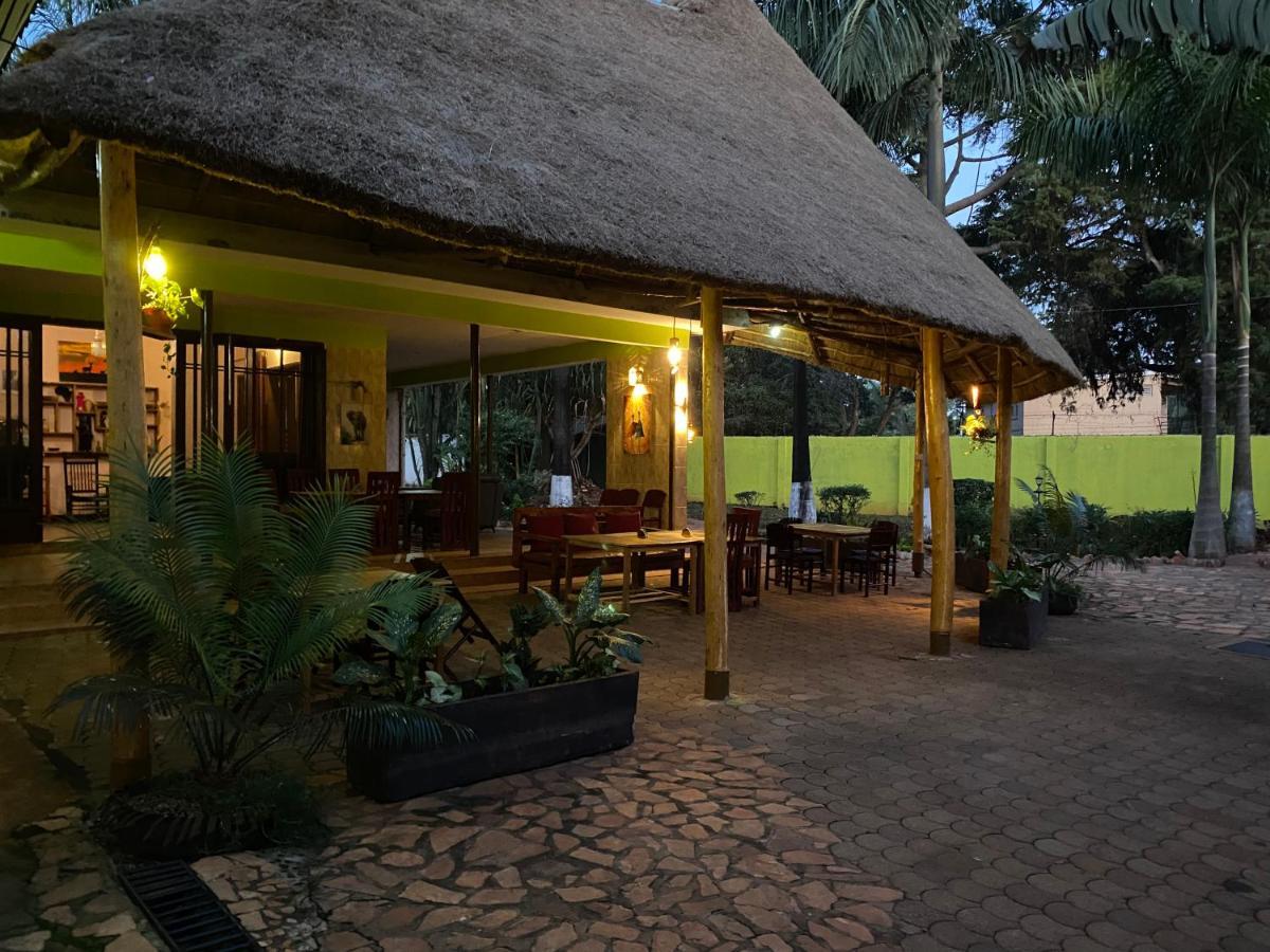 Afro Smile Hotel And Guest House-جينجا المظهر الخارجي الصورة