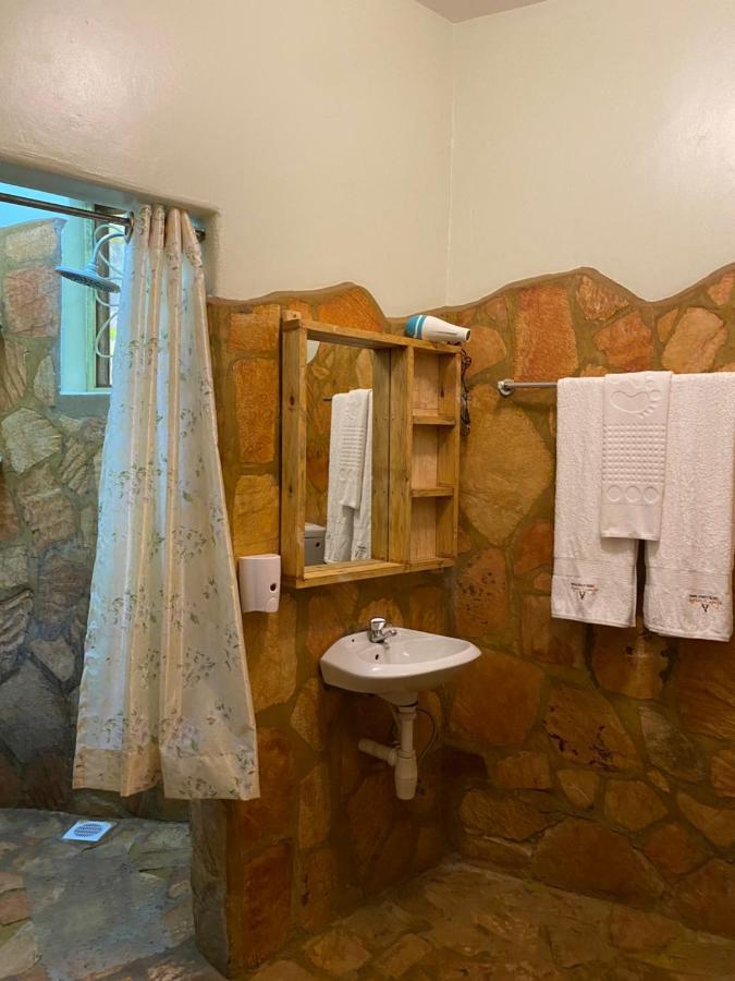 Afro Smile Hotel And Guest House-جينجا المظهر الخارجي الصورة