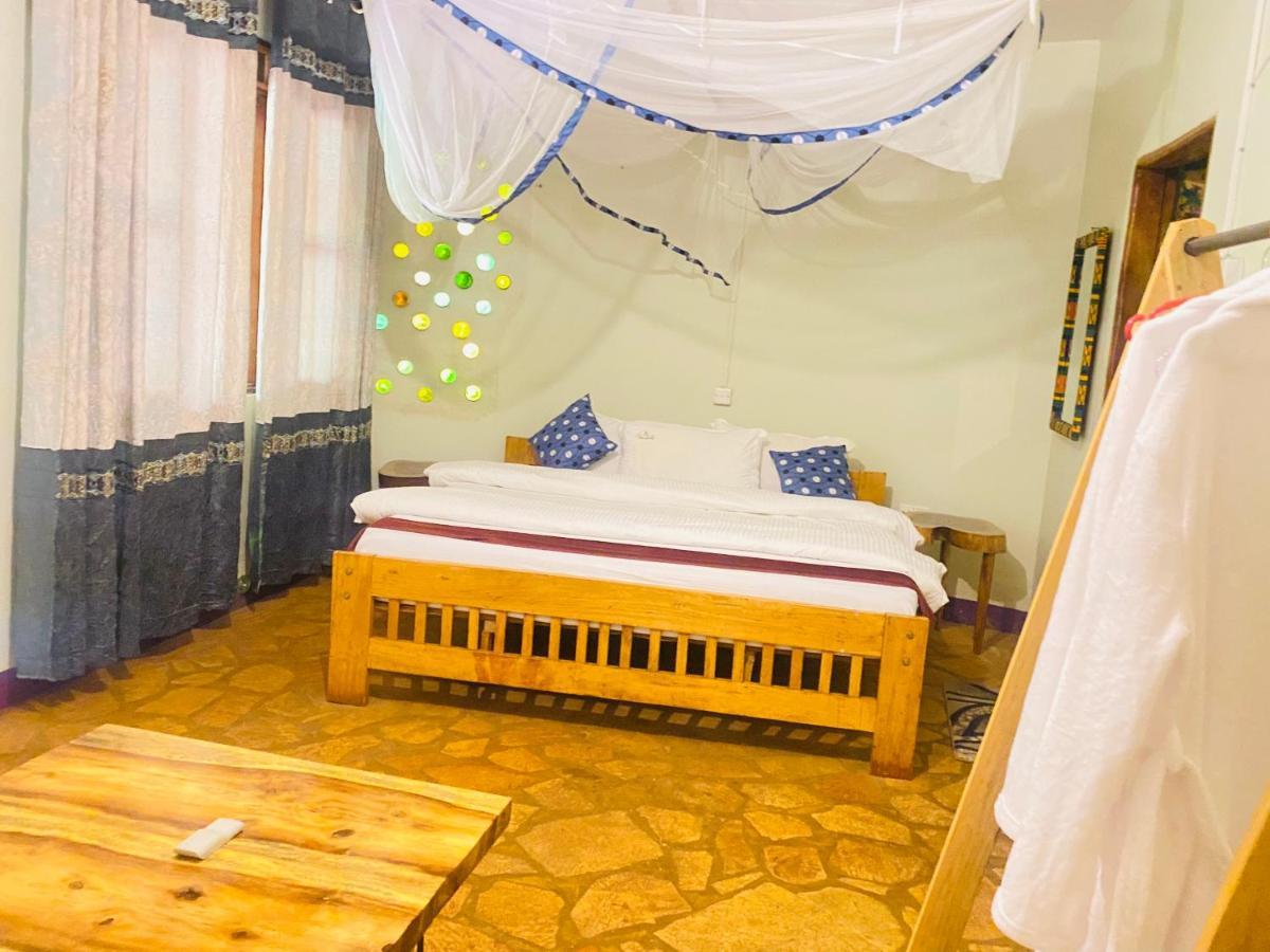 Afro Smile Hotel And Guest House-جينجا المظهر الخارجي الصورة