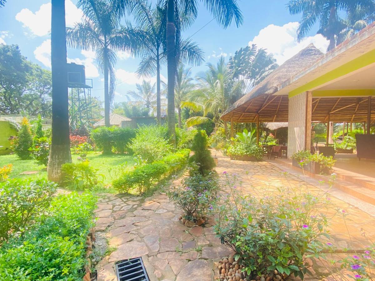 Afro Smile Hotel And Guest House-جينجا المظهر الخارجي الصورة