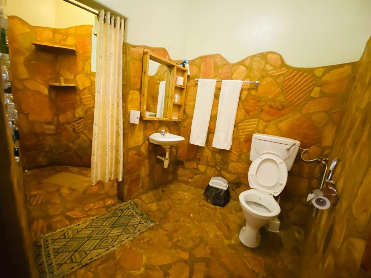 Afro Smile Hotel And Guest House-جينجا المظهر الخارجي الصورة