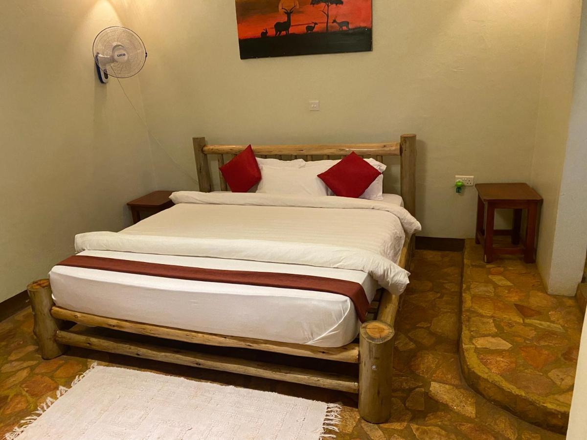 Afro Smile Hotel And Guest House-جينجا المظهر الخارجي الصورة