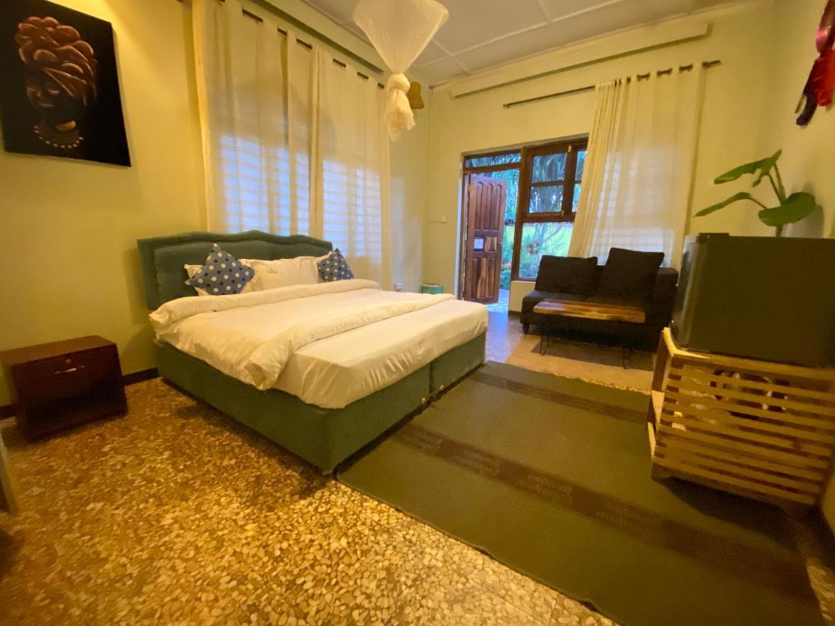 Afro Smile Hotel And Guest House-جينجا المظهر الخارجي الصورة