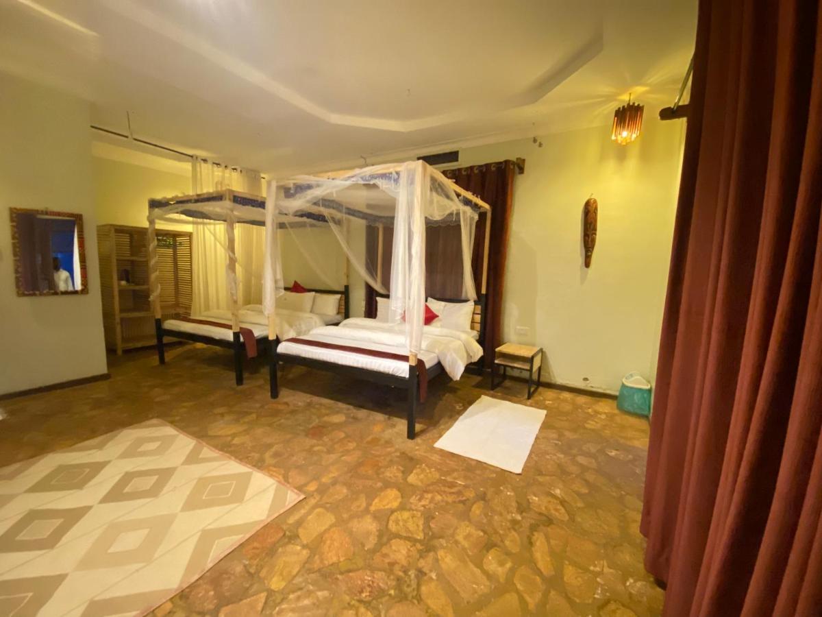 Afro Smile Hotel And Guest House-جينجا المظهر الخارجي الصورة